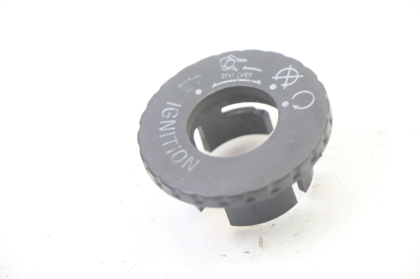 photo de ZÜNDSCHLOSSABDECKUNG SYM FIDDLE 125 (2008 - 2010) - Hauptansicht