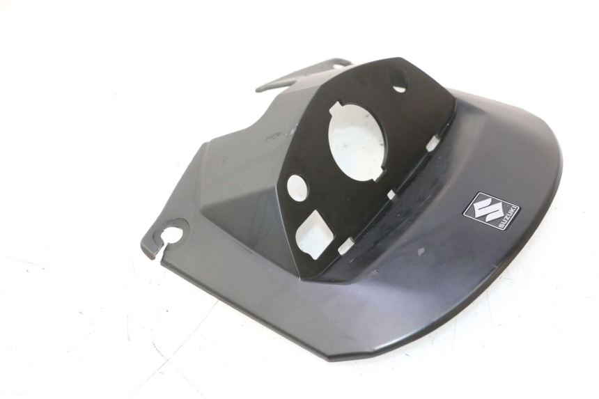 photo de ZÜNDSCHLOSSABDECKUNG SUZUKI GSR 600 (2005 - 2012) - Oberflächenzustand und Material