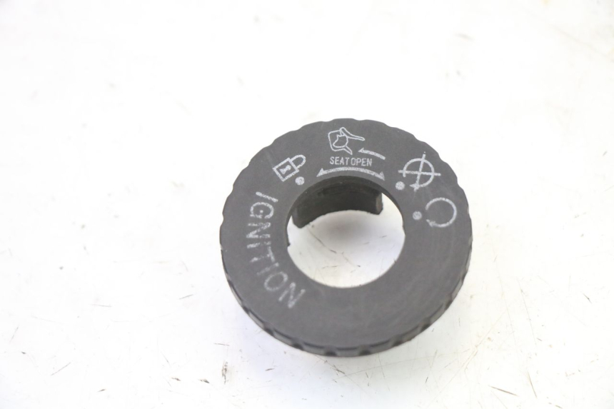 photo de ZÜNDSCHLOSSABDECKUNG SYM JET 14 4T 50 (2018 - 2022) - Detailansicht des Bauteils