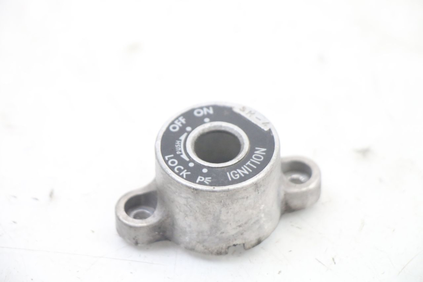 photo de ZÜNDSCHLOSSABDECKUNG SUZUKI GSX F GSXF 650 (2007 - 2015) - Detailansicht des Bauteils