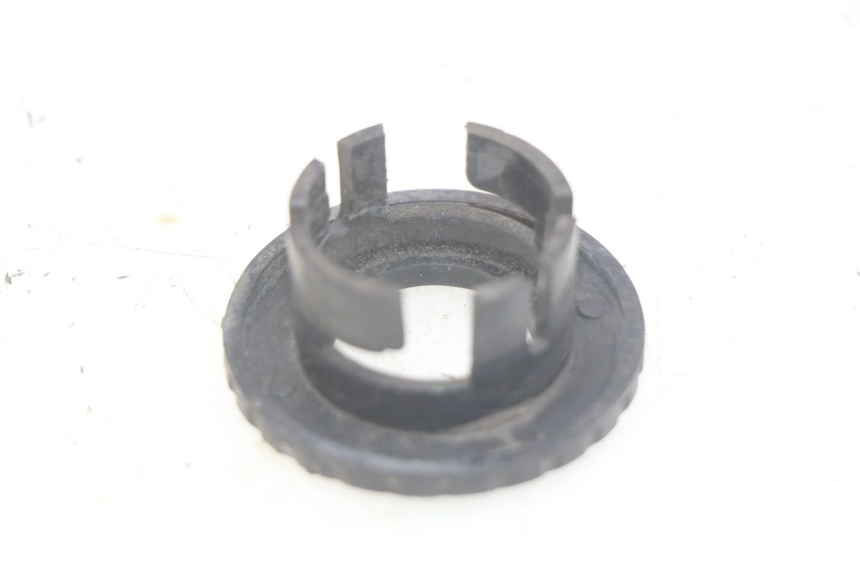 photo de ZÜNDSCHLOSSABDECKUNG SYM SYMPHONY 125 (2009 - 2015) - Detailansicht des Bauteils