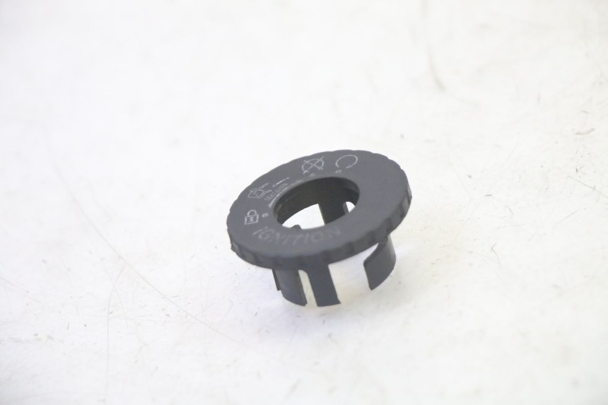 photo de ZÜNDSCHLOSSABDECKUNG PEUGEOT TWEET PRO CARGO 50 (2018 - 2022) - Hauptansicht