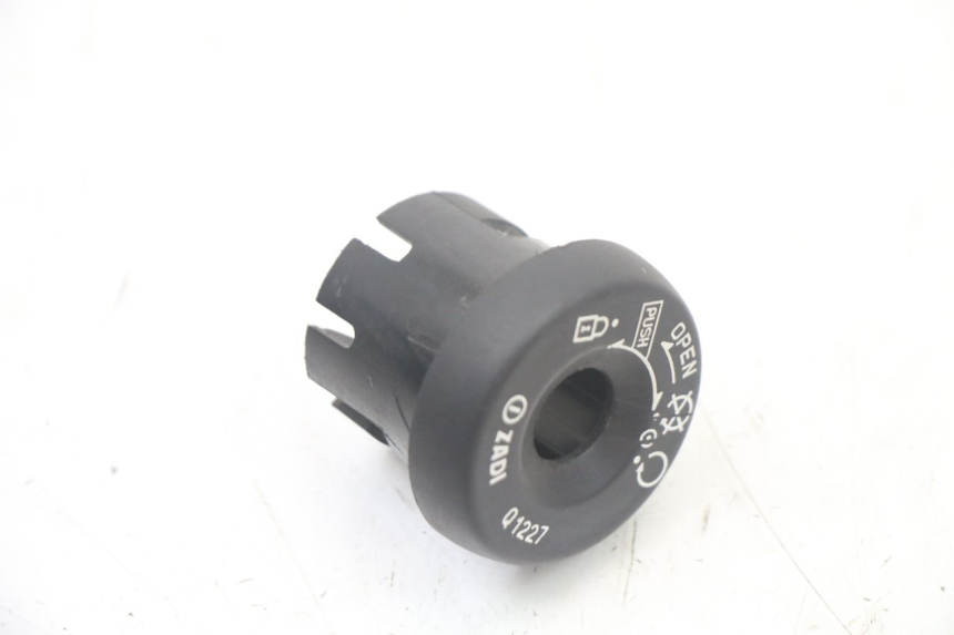 photo de ZÜNDSCHLOSSABDECKUNG YAMAHA YP MAJESTY 125 (2007 - 2010) - Detailansicht des Bauteils