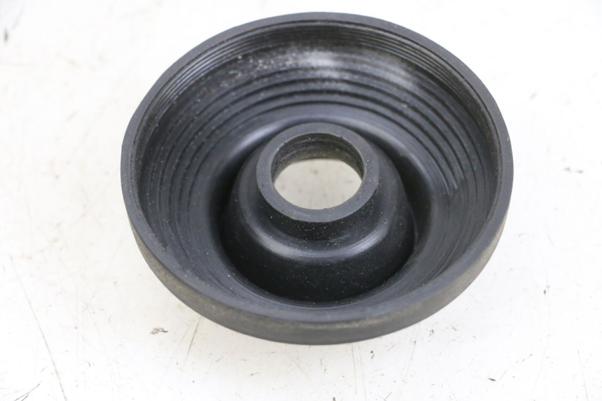 photo de SCHEINWERFERSTAUBABDECKUNG KYMCO LIKE 125 (2009 - 2016) - Detailansicht des Bauteils