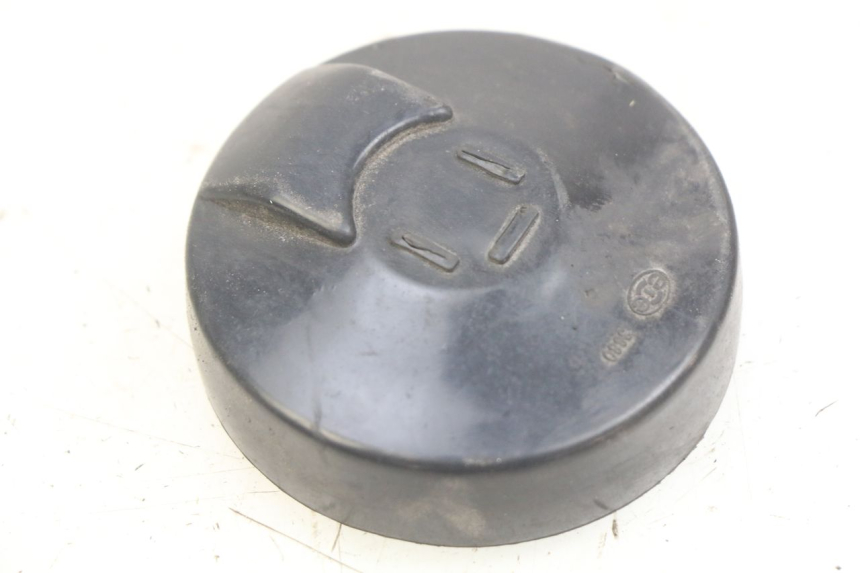 photo de SCHEINWERFERSTAUBDECKEL PIAGGIO VESPA S 2T 50 (2007 - 2014) - Detailansicht des Bauteils