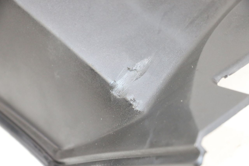 photo de UNTER SITZ VERKLEIDUNG ADIVA AD3 300 (2014 - 2020) - Details der Befestigungspunkte