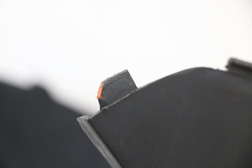 photo de UNTER SITZ VERKLEIDUNG KYMCO AGILITY CARRY 50 (2011 - 2020) - Geprüftes Gebrauchtteil