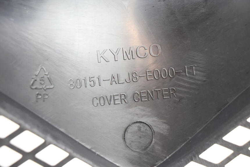 photo de UNTER SITZ VERKLEIDUNG KYMCO AGILITY CITY 16P 125 (2015 - 2024) - Details der Befestigungspunkte