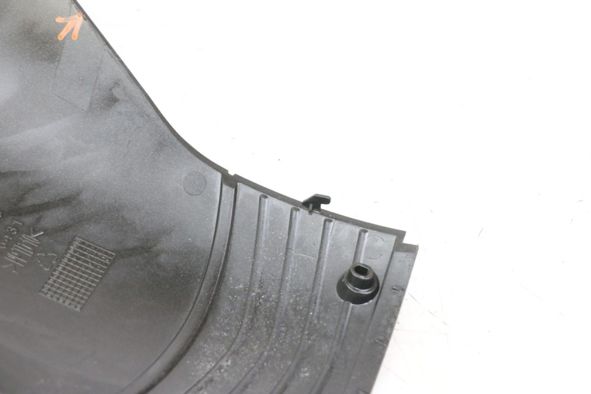 photo de UNTER SITZ VERKLEIDUNG APRILIA SR MOTARD 50 (2012 - 2018) - Technische Nahaufnahme
