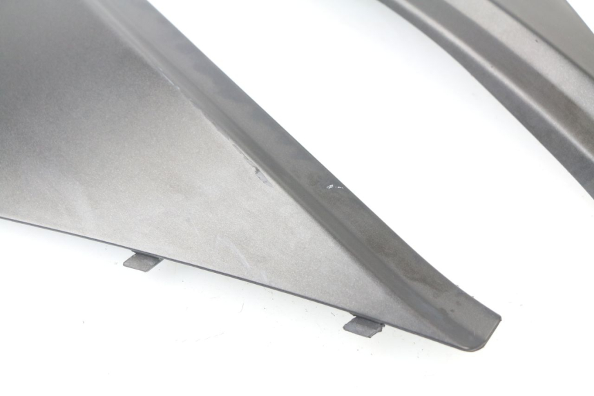 photo de UNTER SITZ VERKLEIDUNG APRILIA ATLANTIC 125 (2003 - 2009) - Technische Nahaufnahme