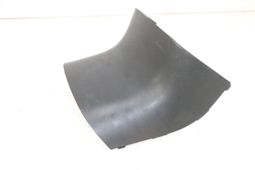 photo de UNTER SITZ VERKLEIDUNG SUZUKI BURGMAN 650 (2013 - 2020) - Technische Nahaufnahme