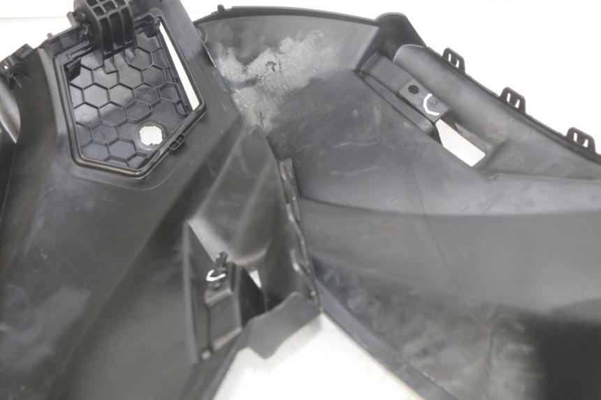 photo de SITZBANKABDECKUNG PEUGEOT CITYSTAR 125 (2011 - 2017) - Detailansicht des Bauteils