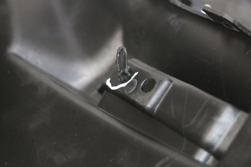 photo de SITZBANKABDECKUNG PEUGEOT CITYSTAR 125 (2011 - 2017) - Zoom auf Gebrauchszustand