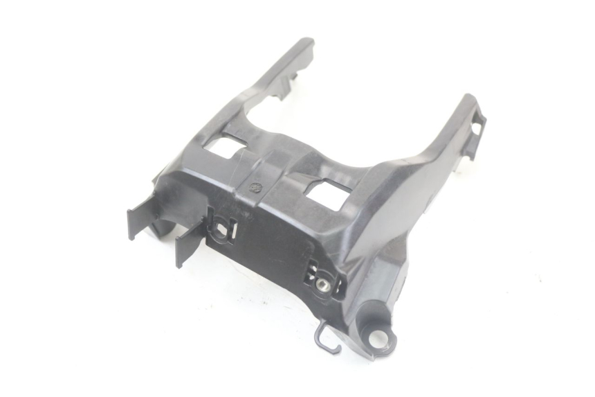 photo de UNTER SITZ VERKLEIDUNG HONDA CRF R 250 (2020 - 2021) - Detailansicht des Bauteils