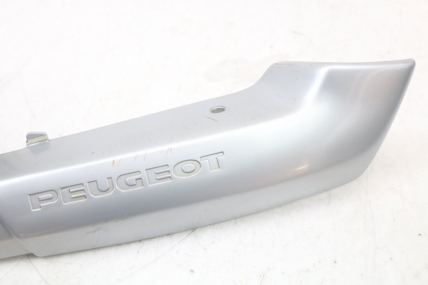 photo de RECHTER SITZBANKDECKEL PEUGEOT 103 VOGUE VS2 50 (2004 - 2017) - Zoom auf Gebrauchszustand