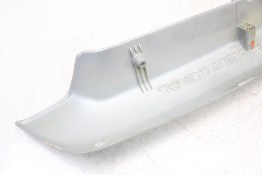 photo de RECHTER SITZBANKDECKEL PEUGEOT 103 VOGUE VS2 50 (2004 - 2017) - Oberflächenzustand und Material