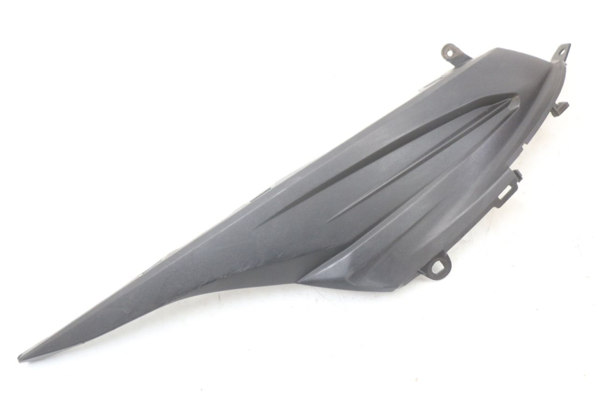 photo de UNTER SITZ VERKLEIDUNG RECHTS SUZUKI ADDRESS 110 (2015 - 2020) - Detailansicht des Bauteils