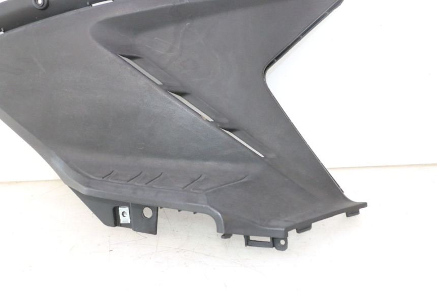photo de UNTER SITZ VERKLEIDUNG RECHTS KYMCO AGILITY CITY 16P 125 (2015 - 2024) - Alternative Perspektive