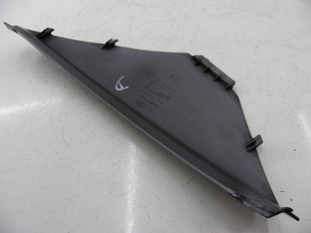 photo de UNTER SITZ VERKLEIDUNG RECHTS APRILIA ATLANTIC 125 (2003 - 2009) - Detailansicht des Bauteils