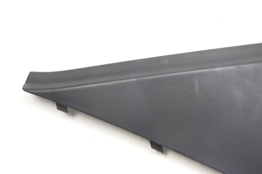 photo de RECHTER SITZBANKDECKEL APRILIA ATLANTIC 500 (2002 - 2003) - Zoom auf Gebrauchszustand