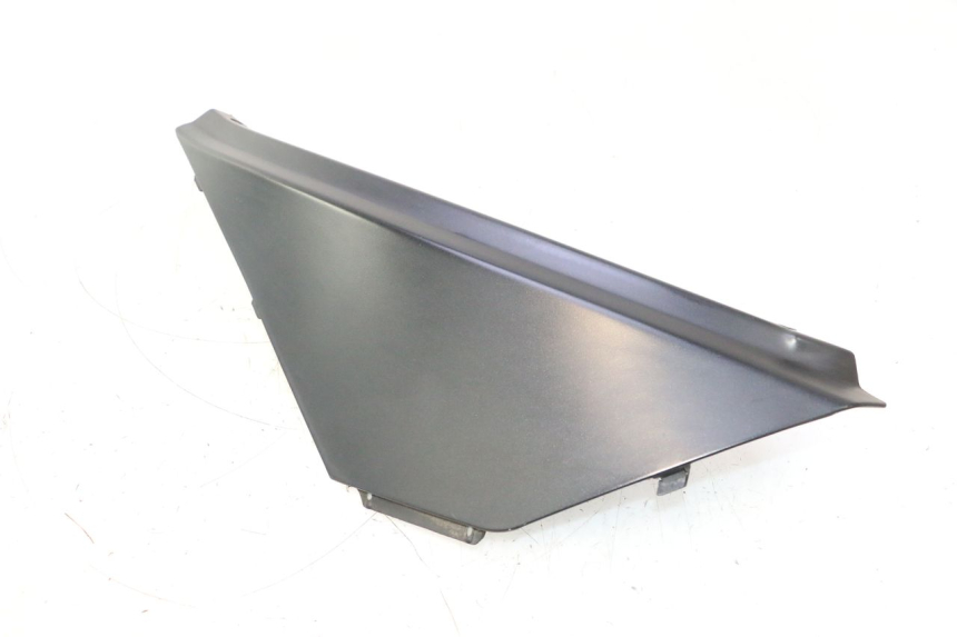 photo de UNTER SITZ VERKLEIDUNG RECHTS APRILIA ATLANTIC S 125 (2010 - 2013) - Detailansicht des Bauteils