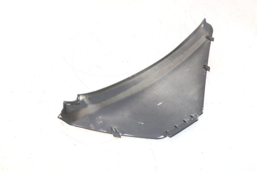 photo de UNTER SITZ VERKLEIDUNG RECHTS APRILIA ATLANTIC S 125 (2010 - 2013) - Alternative Perspektive