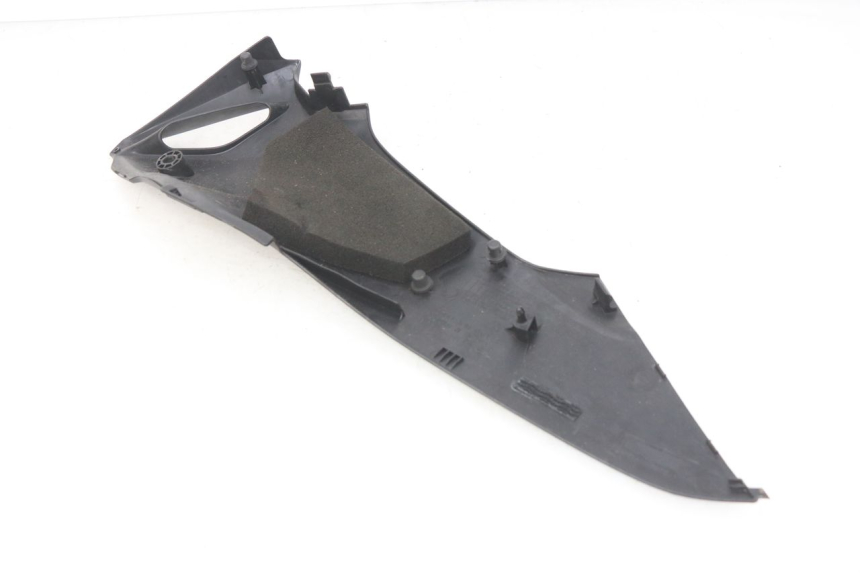 photo de UNTER SITZ VERKLEIDUNG RECHTS HONDA CBRF CBR-F PC41 600 (2011 - 2013) - Zoom auf Gebrauchszustand