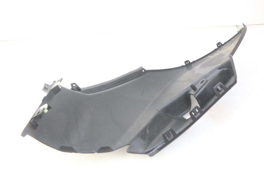 photo de RECHTER SITZBANKDECKEL PEUGEOT CITYSTAR 125 (2011 - 2017) - Zoom auf Gebrauchszustand