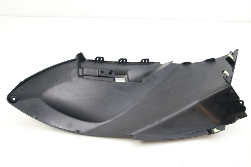 photo de RECHTER SITZBANKDECKEL PEUGEOT CITYSTAR 125 (2011 - 2017) - Details der Befestigungspunkte