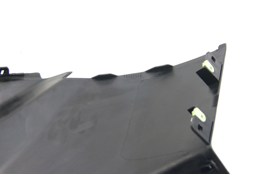 photo de RECHTER SITZBANKDECKEL PEUGEOT CITYSTAR 125 (2011 - 2017) - Oberflächenzustand und Material
