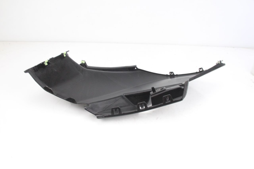 photo de RECHTER SITZBANKDECKEL PEUGEOT CITYSTAR 50 (2013 - 2017) - Technische Nahaufnahme