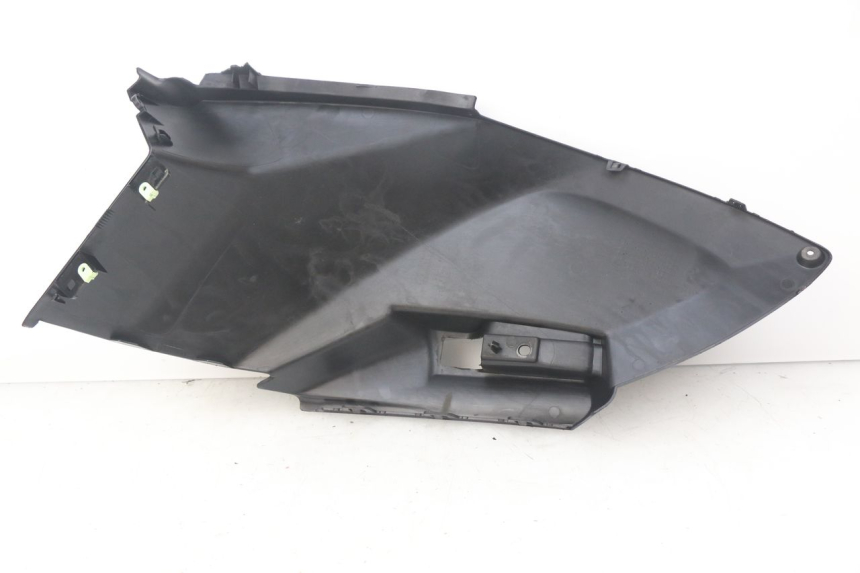 photo de RECHTER SITZBANKDECKEL PEUGEOT CITYSTAR 50 (2013 - 2017) - Zoom auf Gebrauchszustand