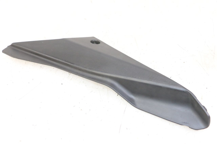 photo de UNTER SITZ VERKLEIDUNG RECHTS DERBI SENDA SM DRD X-TREME 50 (2011 - 2017) - Technische Nahaufnahme