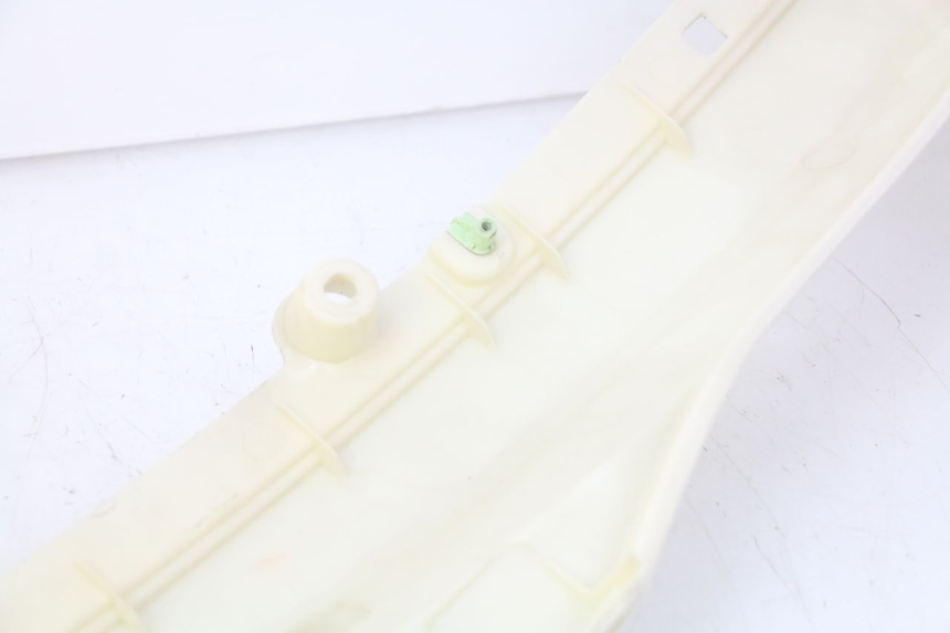 photo de RECHTER SITZBANKDECKEL PEUGEOT DJANGO 2T 50 (2014 - 2019) - Alternative Perspektive