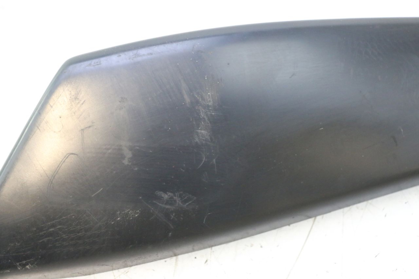 photo de RECHTS UNTER DER SITZBANK VERKLEIDUNG KAWASAKI ER-6 ER6 F ABS 650 (2012 - 2016) - Zoom auf Gebrauchszustand