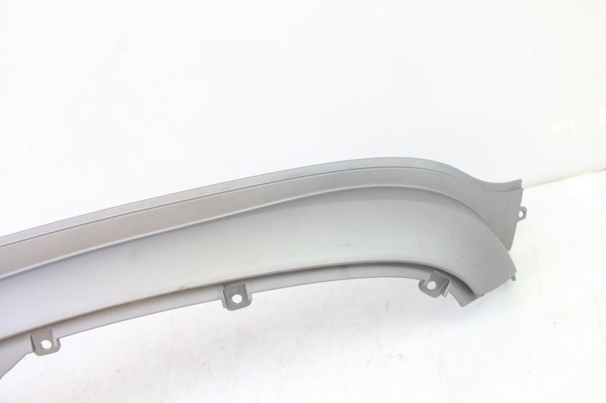 photo de RECHTER SITZBANKDECKEL SYM FIDDLE 3 III 125 (2014 - 2020) - Zoom auf Gebrauchszustand