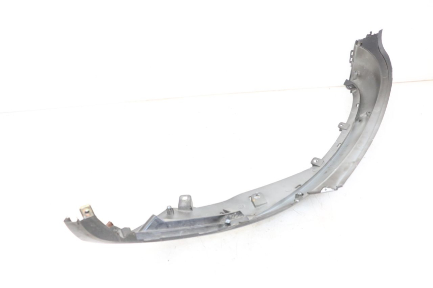 photo de UNTER SITZ VERKLEIDUNG RECHTS SYM FIDDLE 3 III 50 (2014 - 2020) - Details der Befestigungspunkte