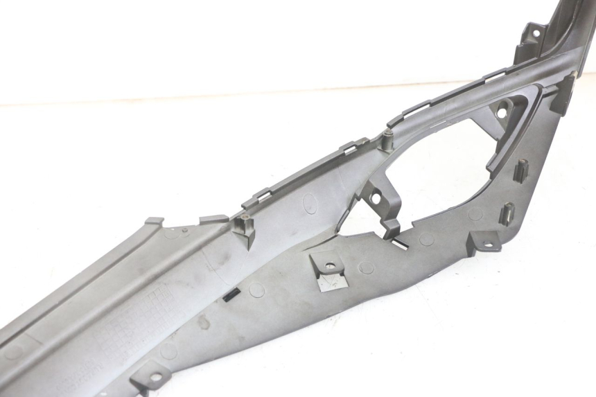 photo de UNTER SITZ VERKLEIDUNG RECHTS SYM FIDDLE 3 III 50 (2014 - 2020) - Alternative Perspektive