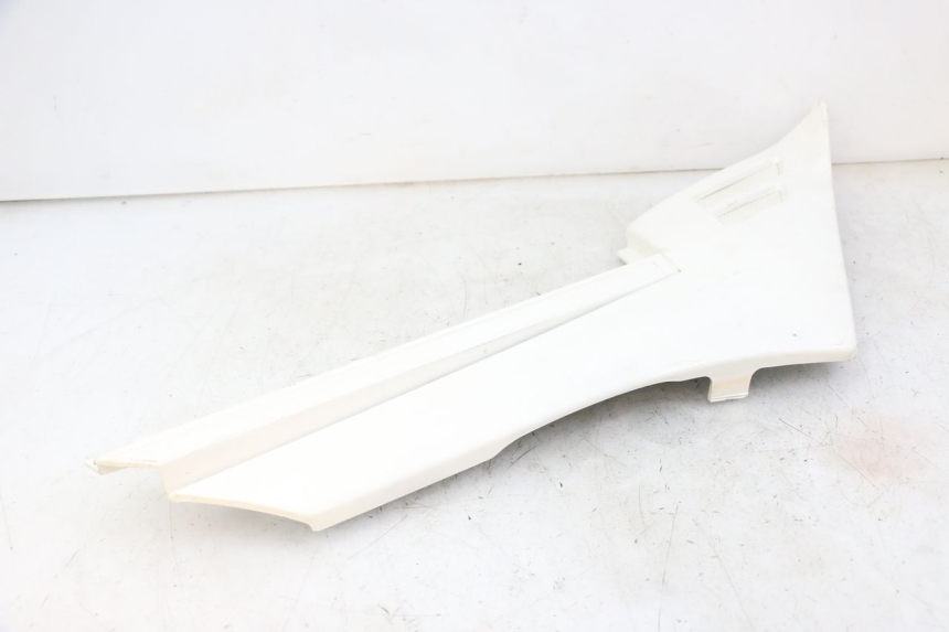 photo de UNTER SITZ VERKLEIDUNG RECHTS YAMAHA FJ 36Y 1100 (1984 - 1985) - Detailansicht des Bauteils