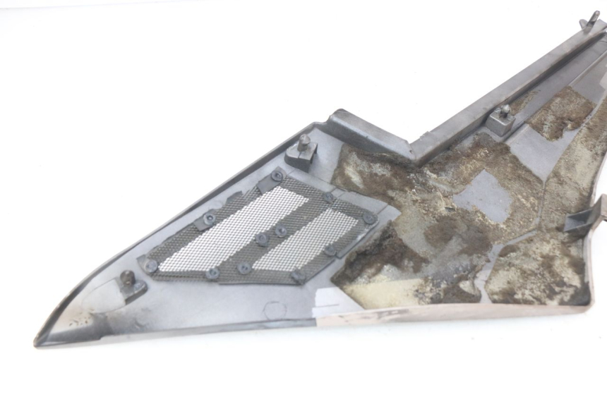 photo de RECHTER SITZBANKDECKEL YAMAHA FJ 3CX 1200 (1986 - 1996) - Zoom auf Gebrauchszustand