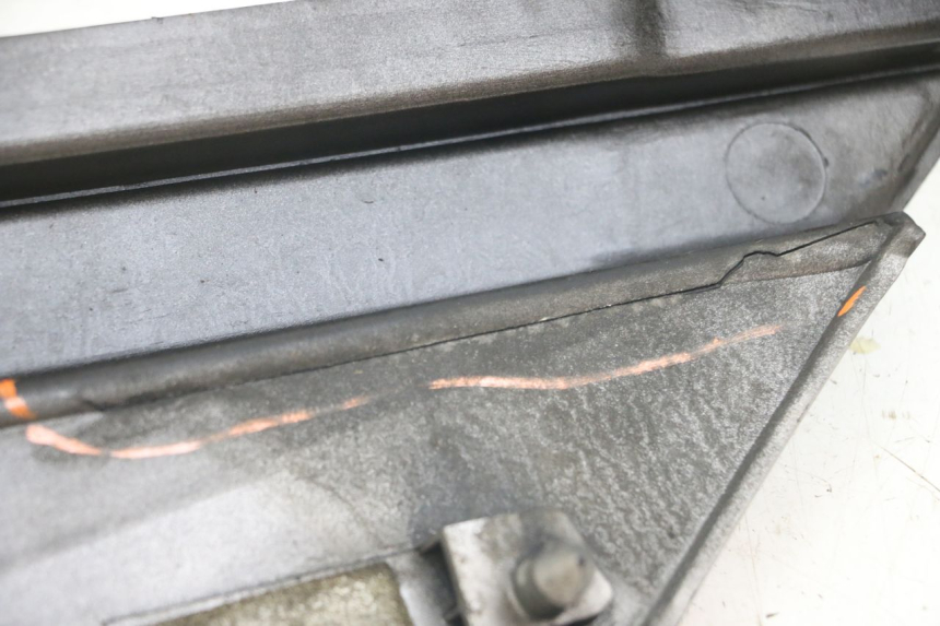 photo de RECHTER SITZBANKDECKEL YAMAHA FJ 3CX 1200 (1986 - 1996) - Technische Nahaufnahme