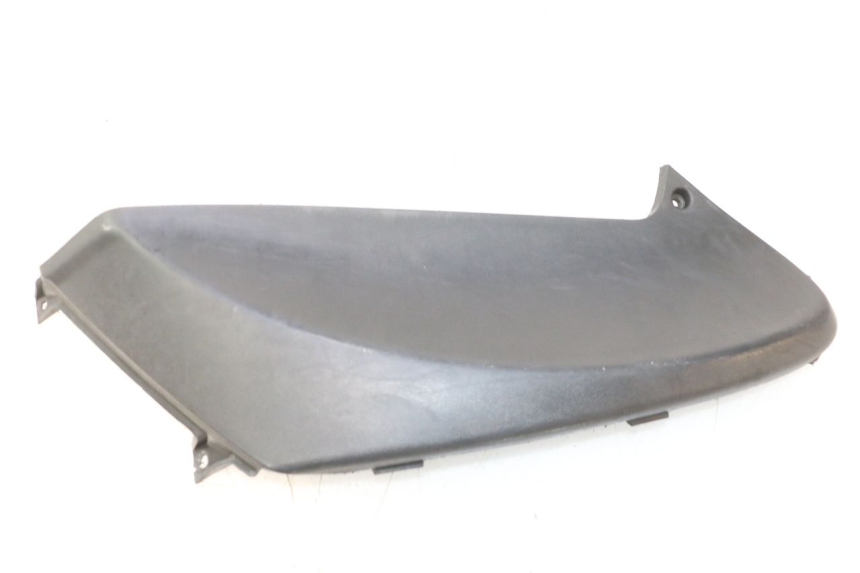 photo de UNTER SITZ VERKLEIDUNG RECHTS PIAGGIO FLY 2T 50 (2004 - 2017) - Detailansicht des Bauteils