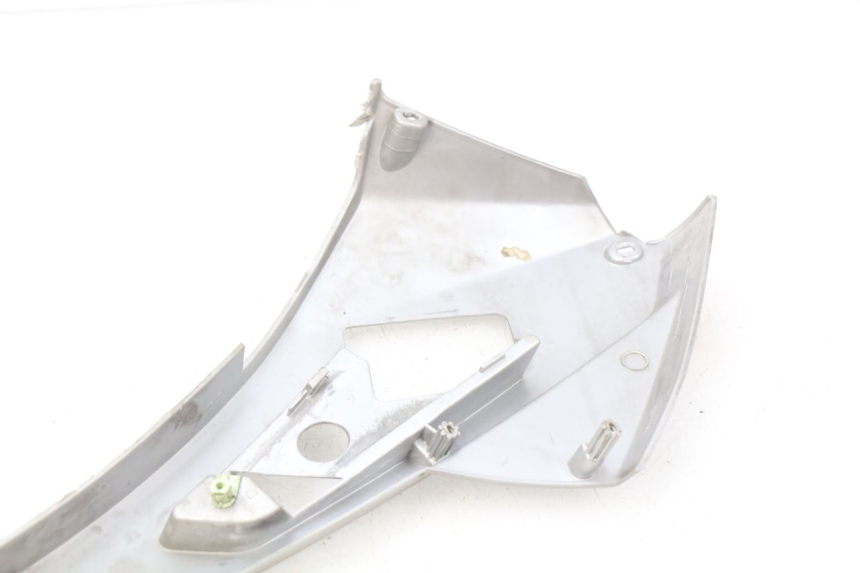 photo de RECHTER SITZBANKDECKEL PEUGEOT GEOPOLIS 400 (2007 - 2013) - Detailansicht des Bauteils