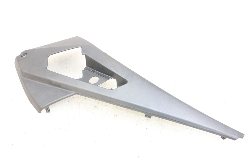 photo de UNTER SITZ VERKLEIDUNG RECHTS PEUGEOT GEOPOLIS RS 125 (2007 - 2009) - Hauptansicht