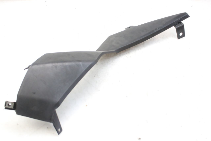 photo de RECHTER SITZBANKDECKEL DERBI GPR 50 (2004 - 2009) - Kennzeichnungen und Originalreferenzen