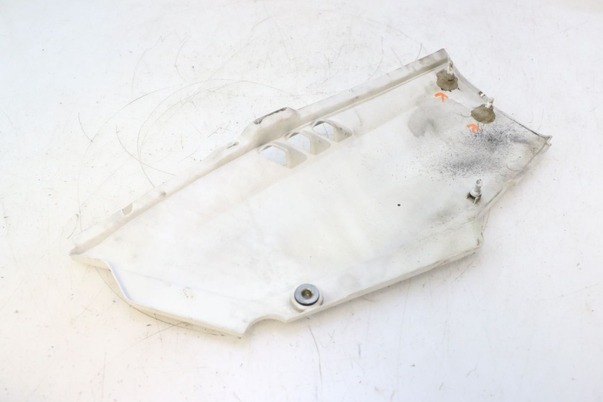 photo de UNTER SITZ VERKLEIDUNG RECHTS KAWASAKI GPX F ZX750F 750 (1986 - 1990) - Technische Nahaufnahme