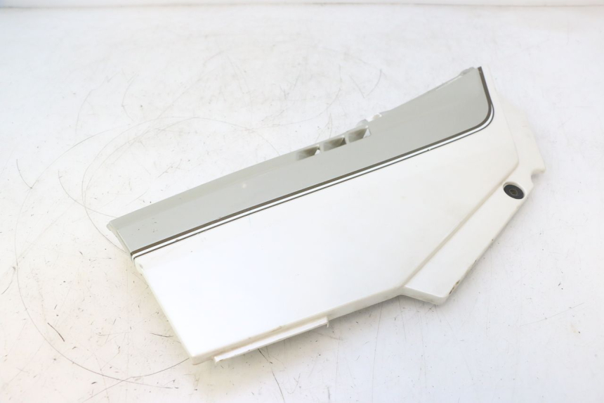 photo de UNTER SITZ VERKLEIDUNG RECHTS KAWASAKI GPX F ZX750F 750 (1986 - 1990) - Oberflächenzustand und Material