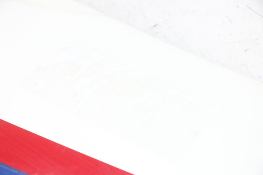 photo de UNTER SITZ VERKLEIDUNG RECHTS KAWASAKI GPX R WARBIRD 600 (1988 - 1993) - Details der Befestigungspunkte