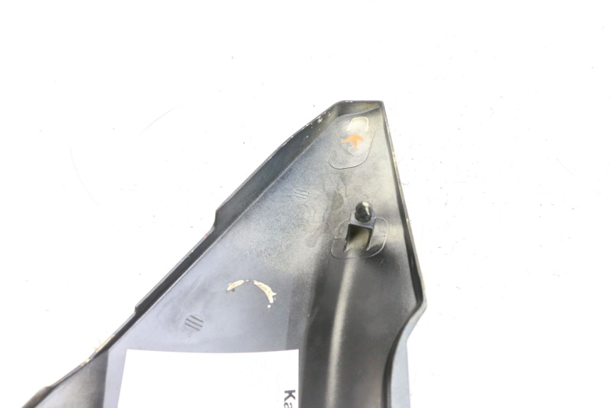 photo de UNTER SITZ VERKLEIDUNG RECHTS KAWASAKI GPZ RX 1000 (1986 - 1988) - Detailansicht des Bauteils