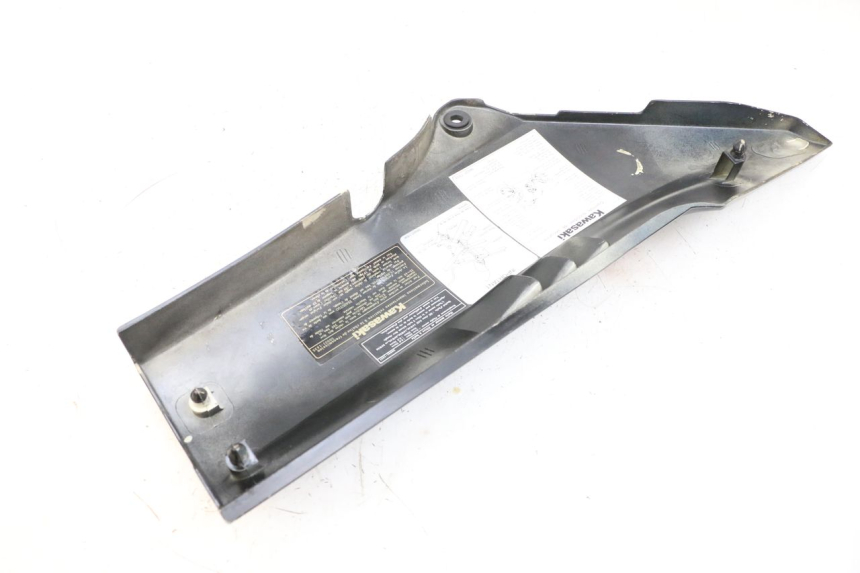photo de UNTER SITZ VERKLEIDUNG RECHTS KAWASAKI GPZ RX 1000 (1986 - 1988) - Alternative Perspektive